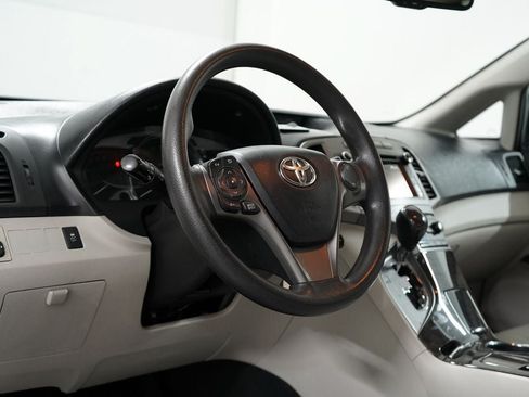 Used 2013 Toyota Venza LE FWD image 13
