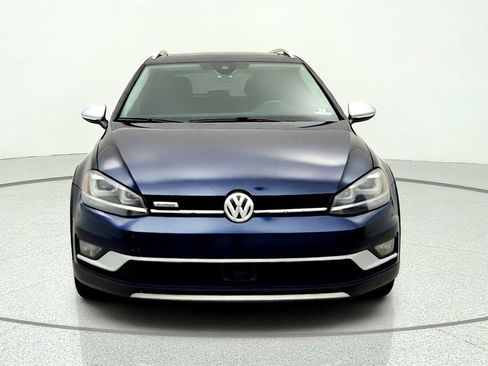 Used 2017 Volkswagen Golf Alltrack SEL AWD/4WD image 2