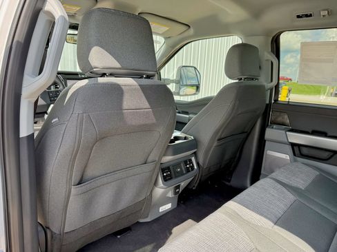 New 2026 Ford F250 XLT w/ XLT Premium Package AWD/4WD image 13
