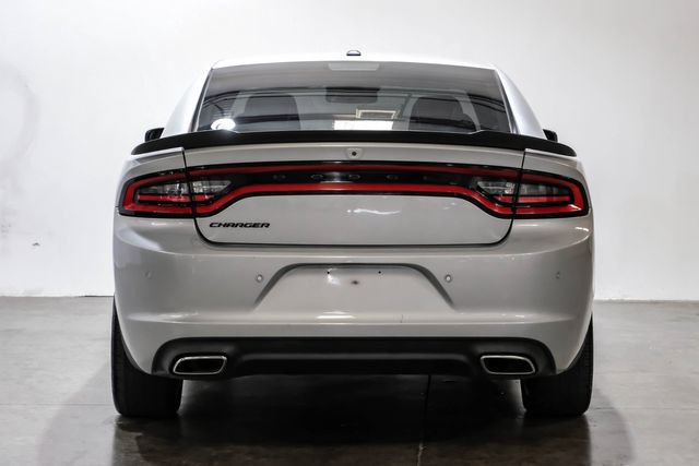 Used 2021 Dodge Charger SXT w/ Blacktop Package RWD image 11