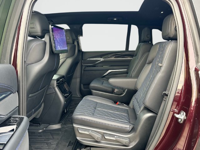 New 2026 Cadillac Escalade IQ Sport 1 w/ LPO, ONYX Package AWD/4WD image 11