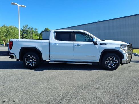 Used 2022 GMC Sierra 1500 SLT w/ SLT Convenience Package AWD/4WD image 3