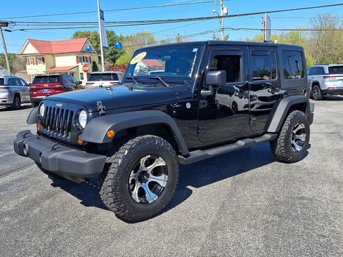 Used 2012 Jeep Wrangler Unlimited Sport image 3