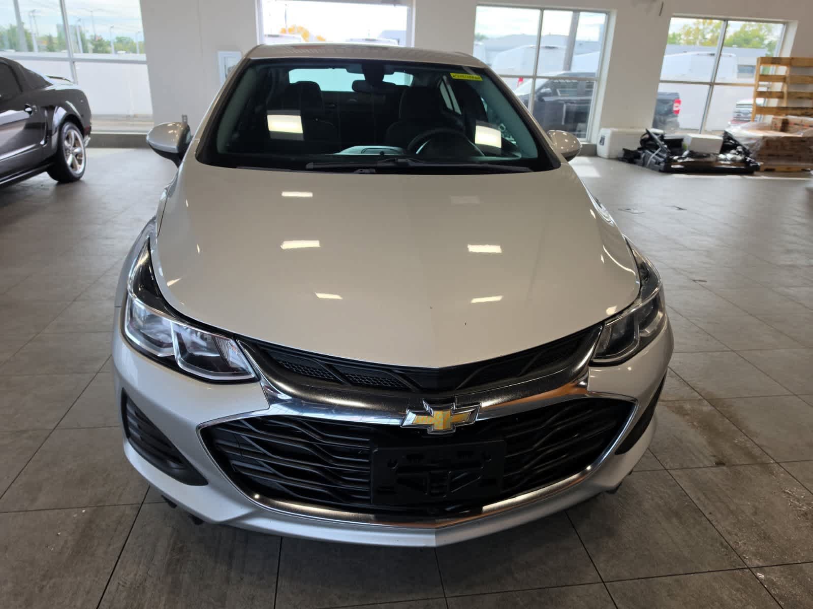 Used 2019 Chevrolet Cruze LS w/ LS Convenience Package FWD image 2