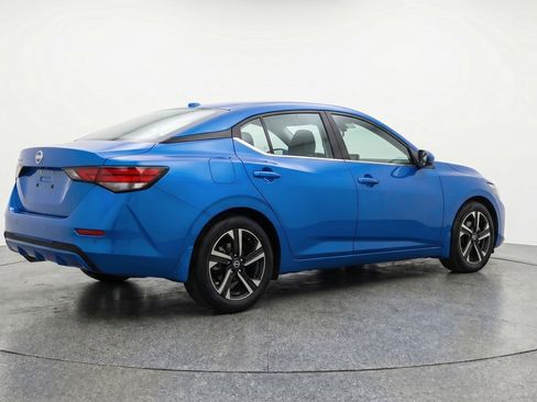 Used 2025 Nissan Sentra SV image 9