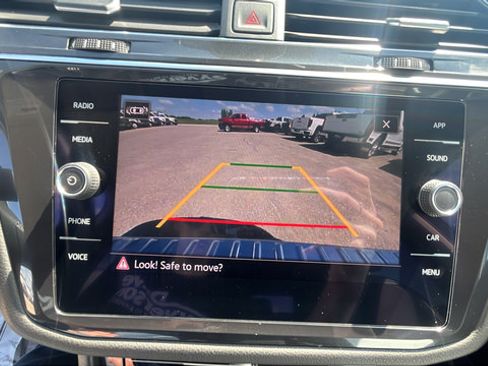 Used 2022 Volkswagen Tiguan SE AWD/4WD image 14