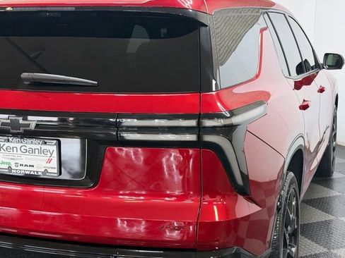 Certified 2024 Chevrolet Traverse RS w/ LPO, Floor Liner Package image 12