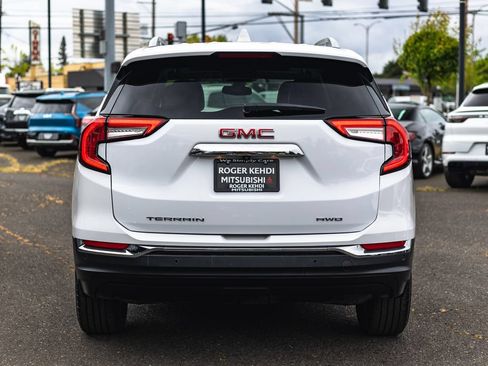 Used 2024 GMC Terrain SLT w/ Tech Package AWD/4WD image 10