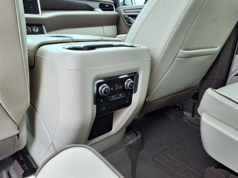 Used 2023 GMC Yukon Denali RWD image 24