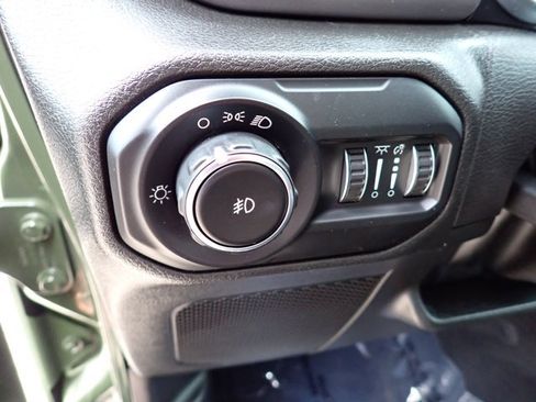 Used 2022 Jeep Wrangler Sport AWD/4WD image 11