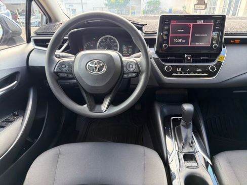 Used 2020 Toyota Corolla LE image 11