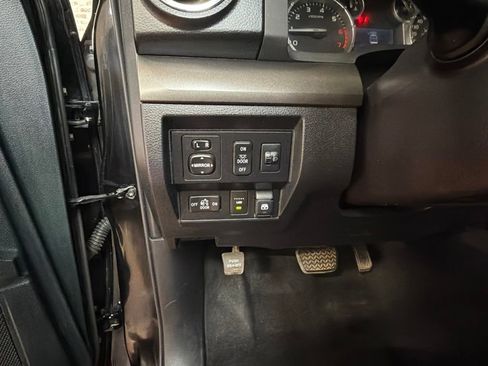 Used 2017 Toyota Tundra SR5 w/ SR5 Upgrade Package AWD/4WD image 22