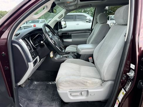 Used 2018 Toyota Sequoia SR5 w/ Carpet Cargo Mat Package AWD/4WD image 28