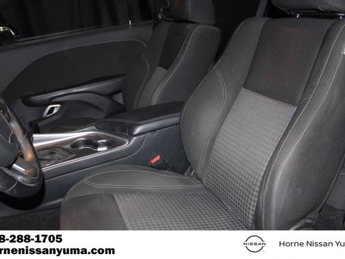 Used 2020 Dodge Challenger SXT w/ Driver Convenience Group RWD image 4