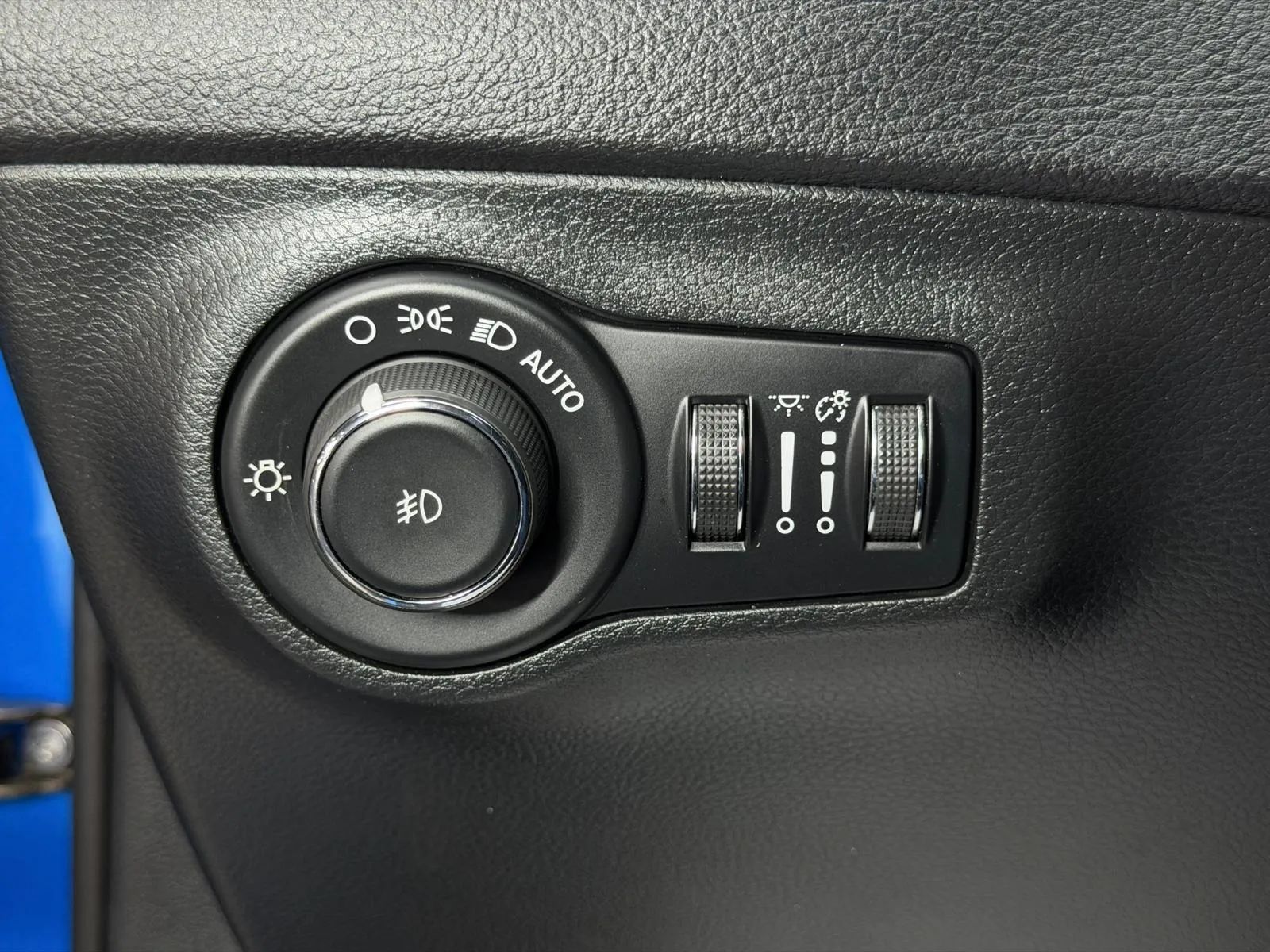 Used 2020 Jeep Compass Latitude FWD image 29