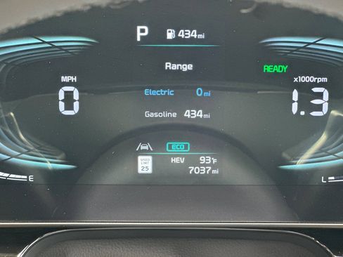 Certified 2024 Kia Niro SX Touring FWD image 23