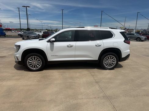 Used 2025 GMC Acadia Denali w/ LPO, Floor Liner Package AWD/4WD image 32