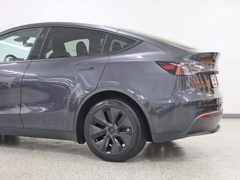 Used 2025 Tesla Model Y Long Range AWD/4WD image 10