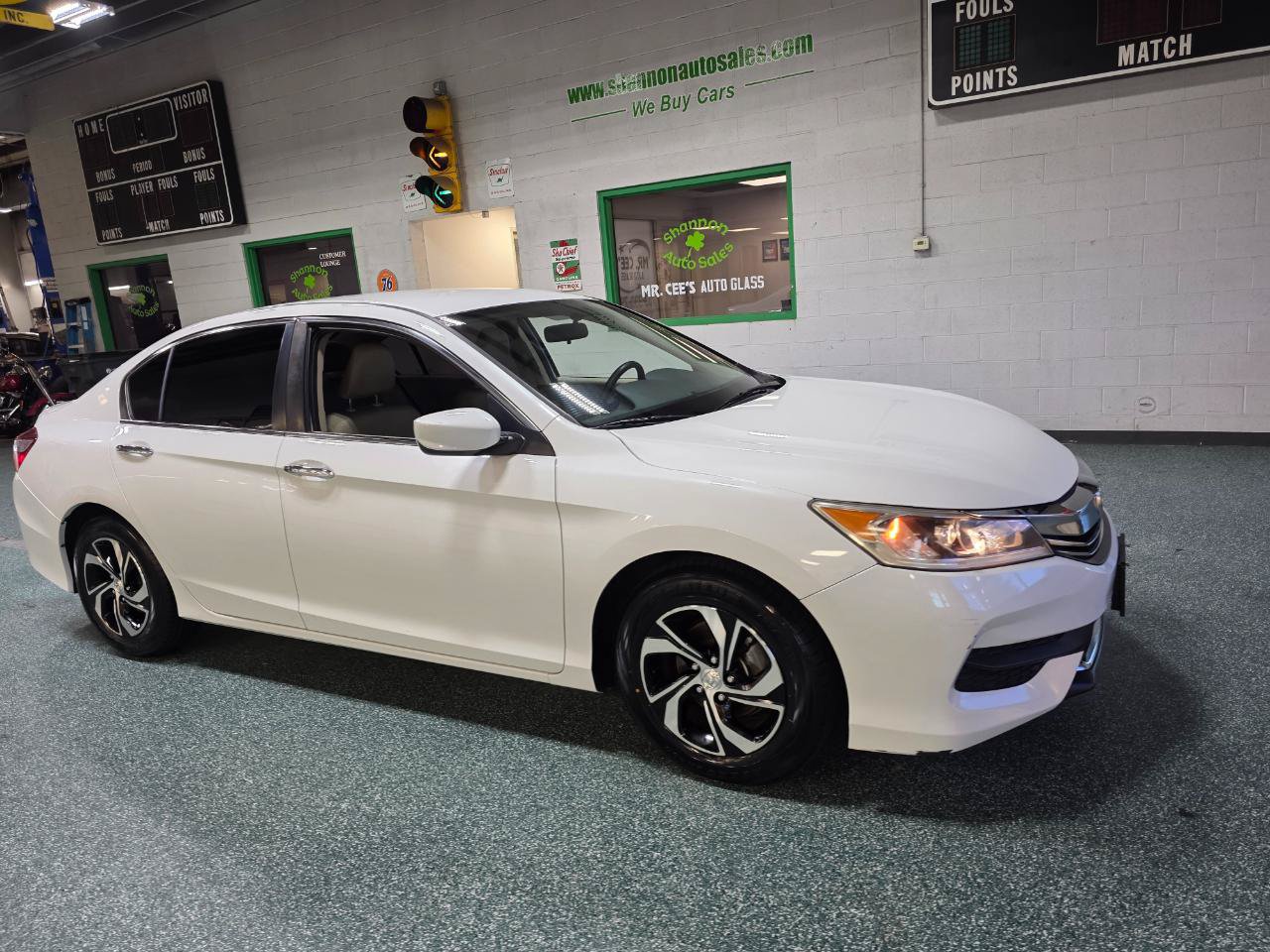 Used 2016 Honda Accord LX image 4