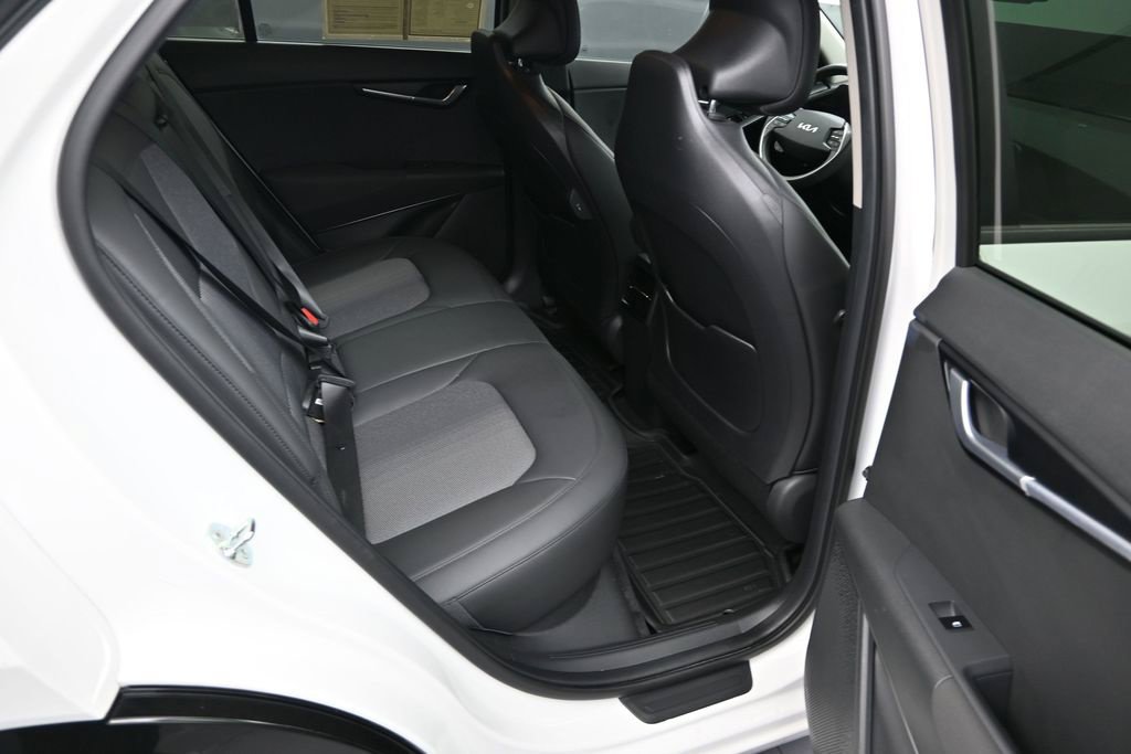 Used 2024 Kia Niro Wind FWD image 24