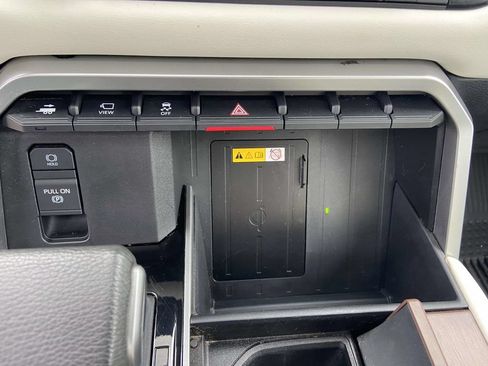 Used 2022 Toyota Tundra Capstone AWD/4WD image 26