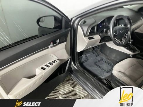 Used 2019 Hyundai Elantra SE FWD image 9