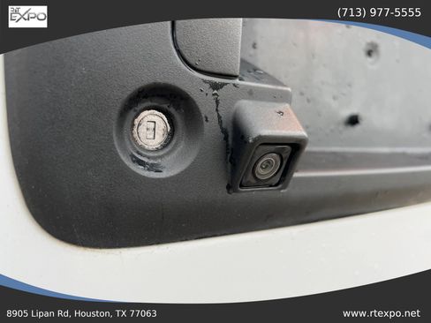 Used 2021 Chevrolet Express 2500 w/ Driver Convenience Package image 18