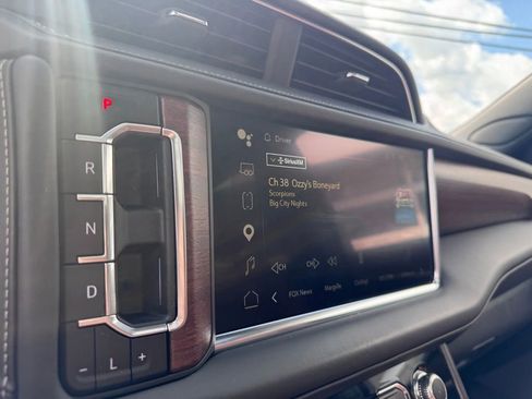 Used 2024 GMC Yukon Denali Ultimate image 18