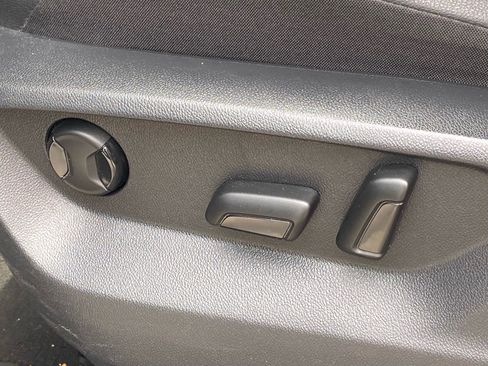 Used 2019 Volkswagen Tiguan SEL FWD image 12