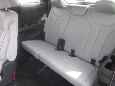 Used 2025 Hyundai Palisade SEL image 12