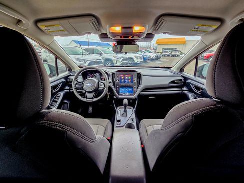 Used 2024 Subaru Crosstrek 2.0i image 3