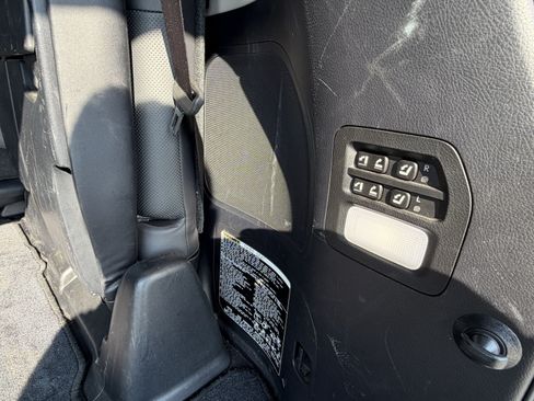 Used 2020 Lexus LX 570 4WD w/ Luxury Package image 50
