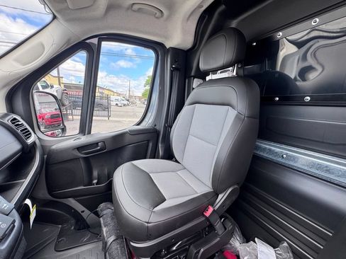 Used 2025 RAM ProMaster 2500 w/ Quick Order Package 22G SLT FWD image 19