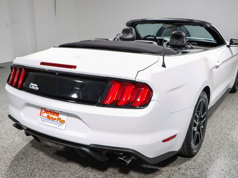 Used 2022 Ford Mustang Premium RWD image 7