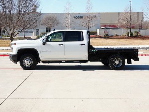 Used 2024 Chevrolet Silverado 3500 W/T image 2