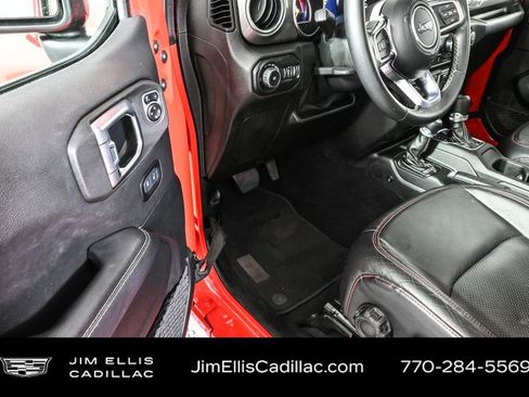 Used 2020 Jeep Wrangler Unlimited Sahara image 7