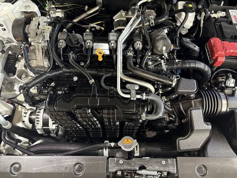 Used 2025 Nissan Altima 2.5 SV FWD image 25