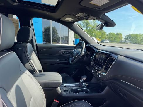 Used 2023 Chevrolet Traverse Premier AWD/4WD image 31