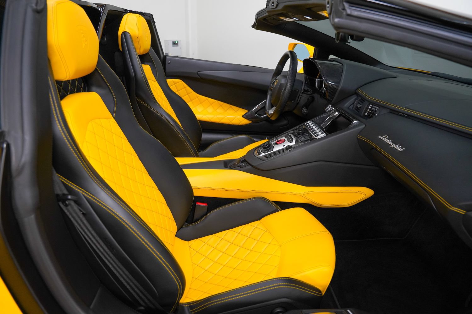 Used 2015 Lamborghini Aventador LP 700-4 AWD/4WD image 31