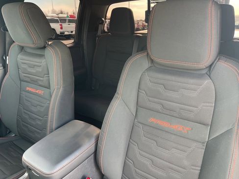 Used 2024 Nissan Frontier PRO-4X w/ Technology Package image 16
