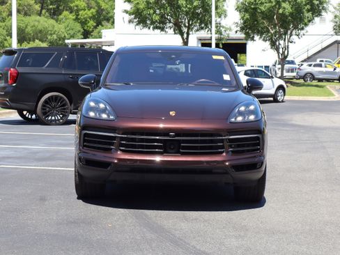 Used 2022 Porsche Cayenne AWD/4WD image 17