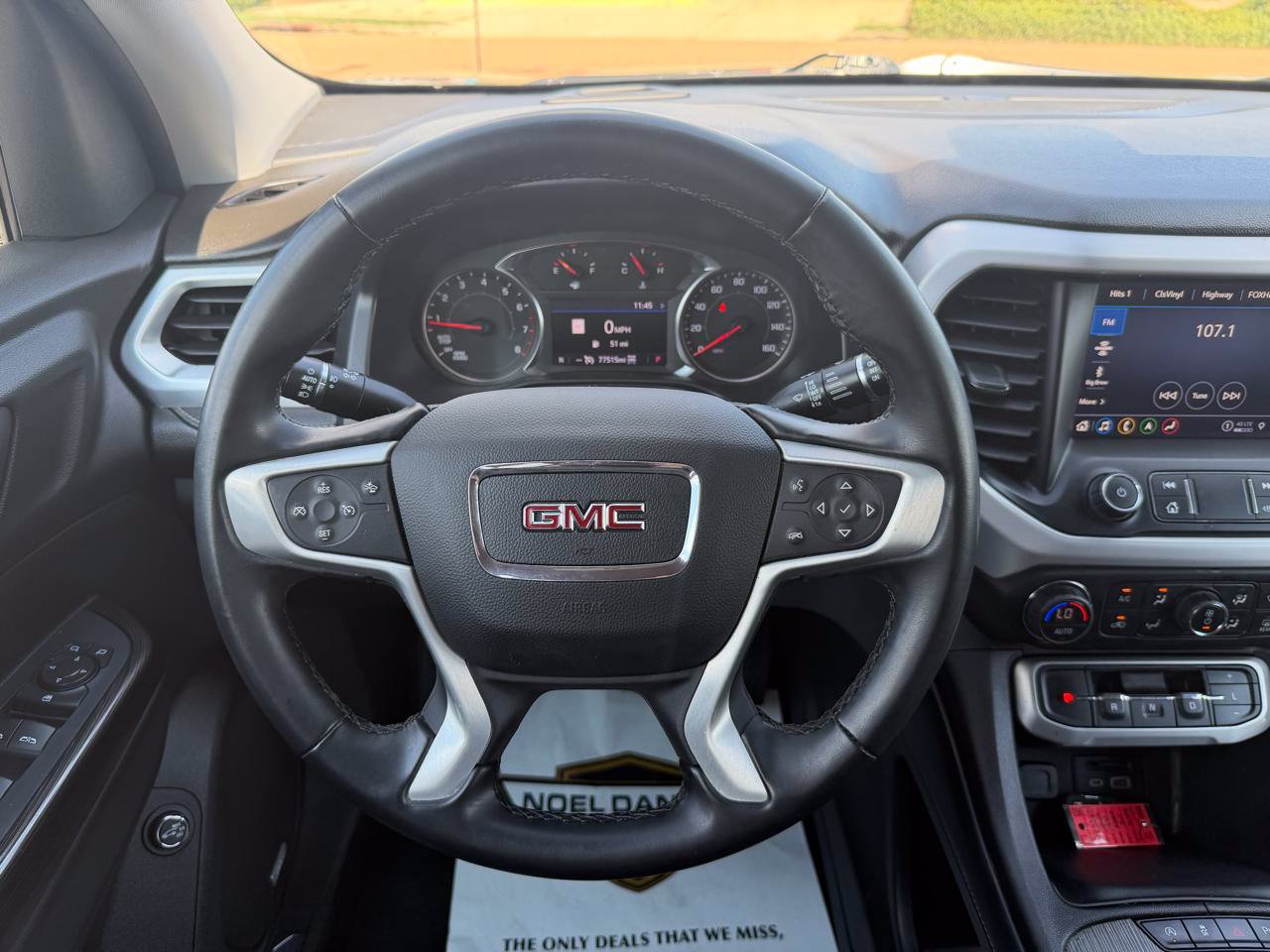 Used 2023 GMC Acadia SLT AWD/4WD image 24