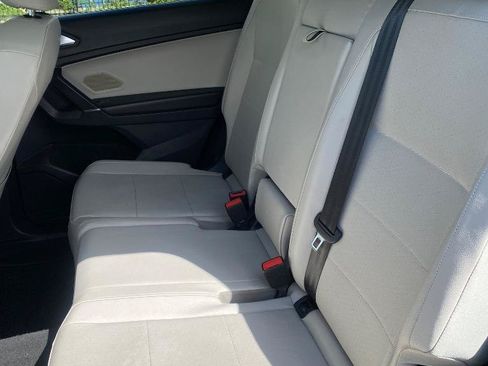 Used 2020 Volkswagen Tiguan SE w/ Panoramic Sunroof Package FWD image 13