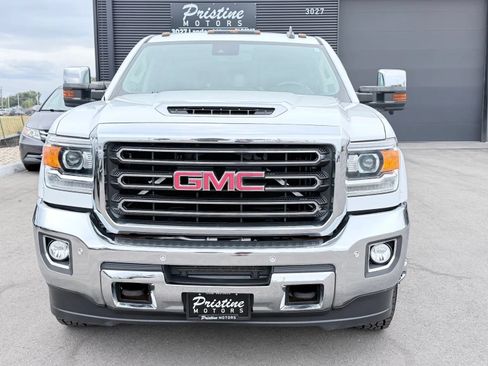 Used 2019 GMC Sierra 3500 SLT w/ Duramax Plus Package AWD/4WD image 3