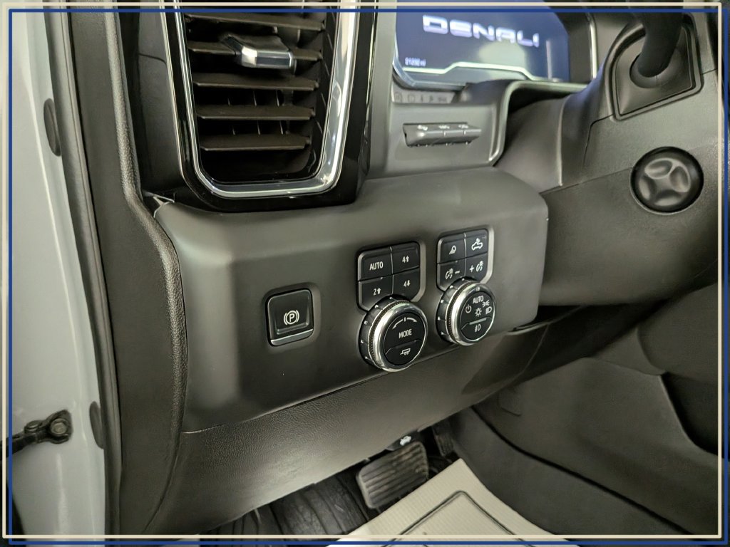 Certified 2025 GMC Sierra 1500 Denali AWD/4WD image 19