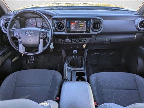 Used 2016 Toyota Tacoma TRD Off-Road image 16