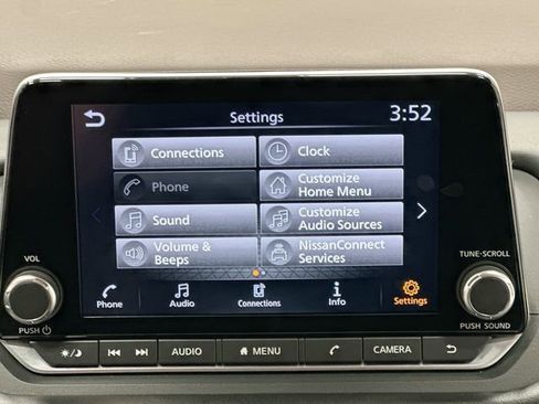 Used 2023 Nissan Rogue SV AWD/4WD image 12