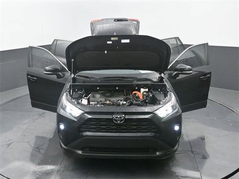 Used 2025 Toyota RAV4 XLE Premium image 36