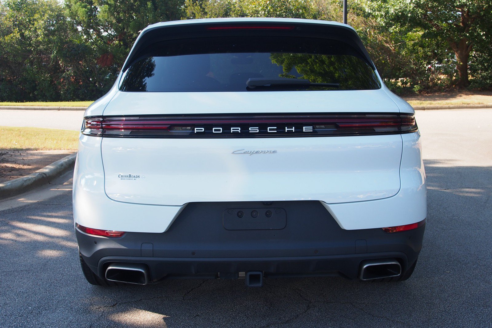 Used 2024 Porsche Cayenne AWD/4WD image 6