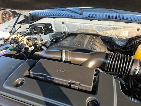Used 2017 Ford Expedition EL Limited w/ Equipment Group 301A RWD image 9